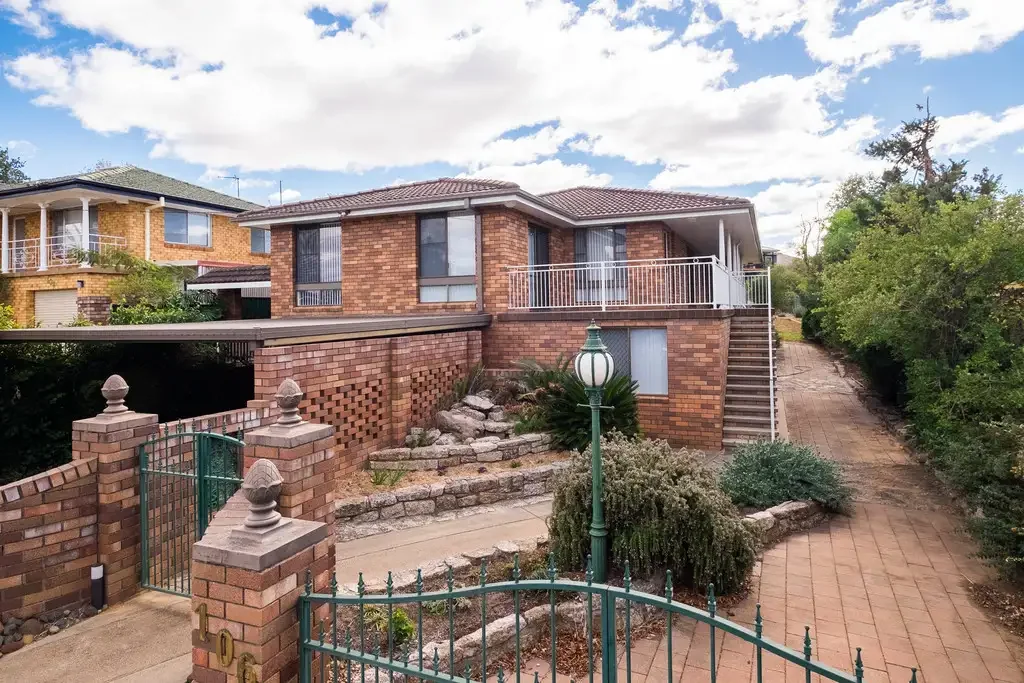 LARGE FAMILY HOME