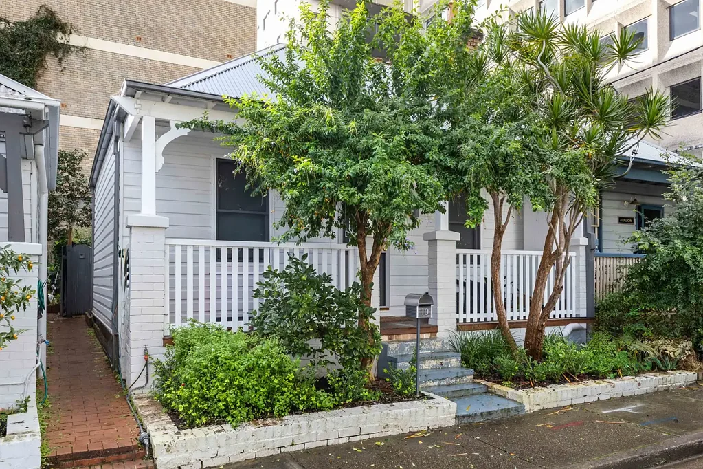 Comfort, Convenience & Lifestyle in a Prime North Sydney Location