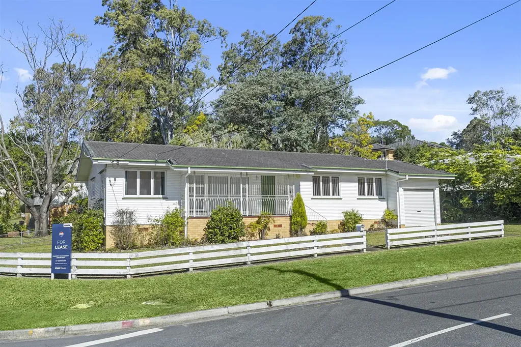 Spacious 3-4 Bedroom Home with Multiple Living Areas - Walk to Transport