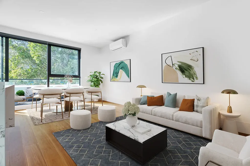Sophisticated Sanctuary in an Unbeatable Lifestyle Location!