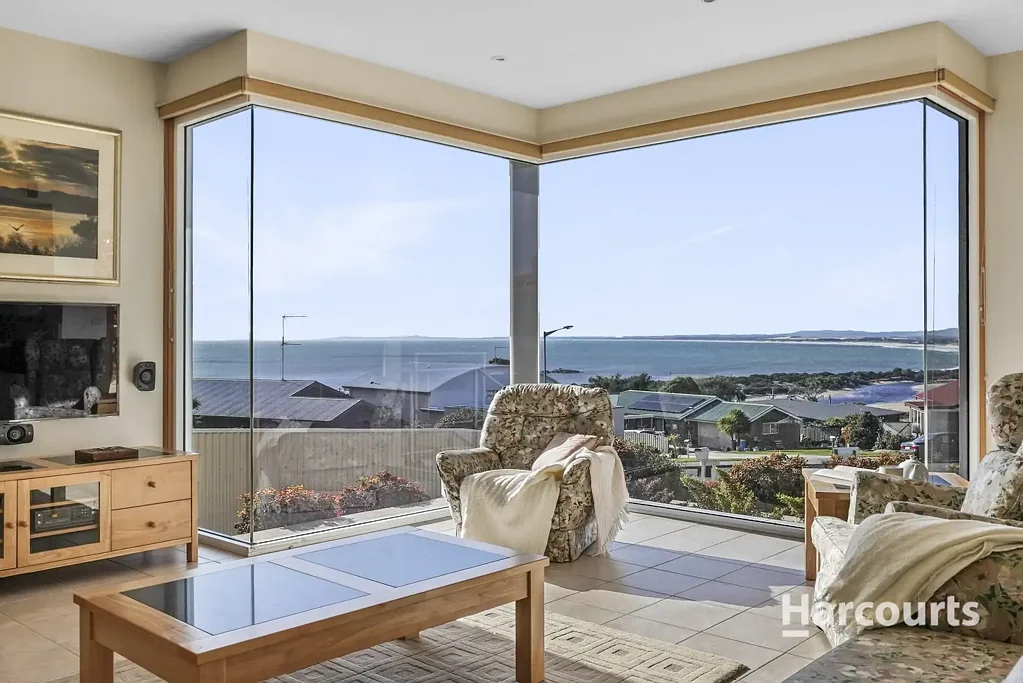 Bridport 4غرفة نوم Executive Elegance Meets Coastal Serenity