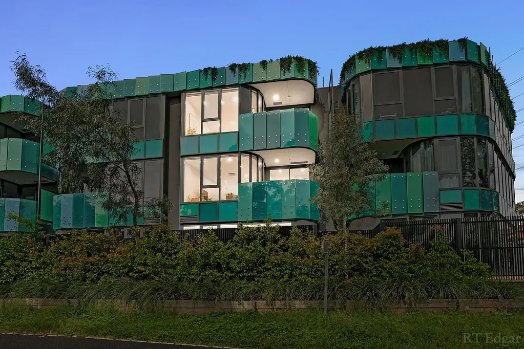 Glen Iris 3房 阳光普照的公园旁奢华住宅，带屋顶娱乐区 Sunlit Parkside Luxury with Rooftop Entertaining