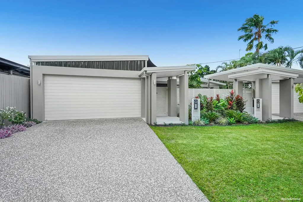 Palm Cove 3 Slaapkamer Rare Modern Duplex Living in Palm Cove