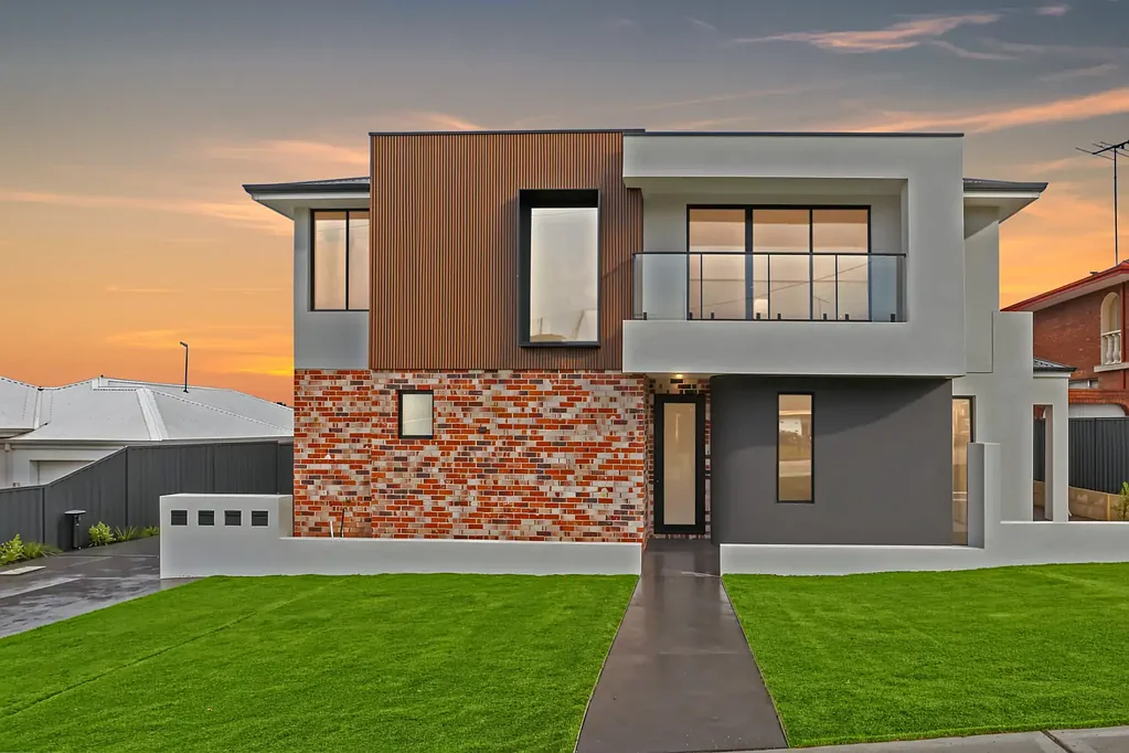 Spearwood 3chambre Brand-New Street-Front Residence with Space, Style and Coastal Convenience
