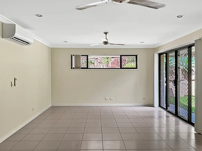 地址保密, Upper Kedron, QLD 4055, 4房, 2浴, House