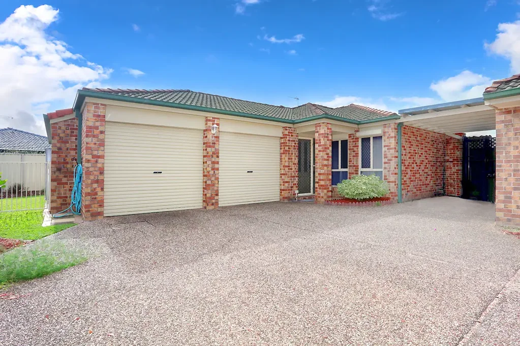 Varsity Lakes 3房  Affordably Yours - Character Filled Free Standing Duplex