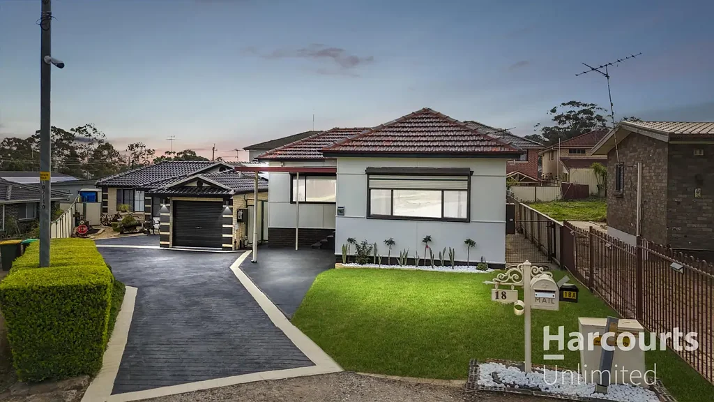 Blacktown 8ਬੈੱਡਰੂਮ Perfect for Extended Families or Investors - Dual Income Potential!