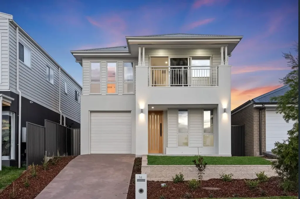 Gregory Hills 4房 建筑师设计家园 绿色开放空间 友好社区生活 高品质电器 人造石台面 全屋地毯瓷砖 COMPLETED - BRAND NEW