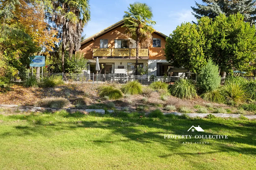 Beechworth 6 Bedroom Lakeside Chalet