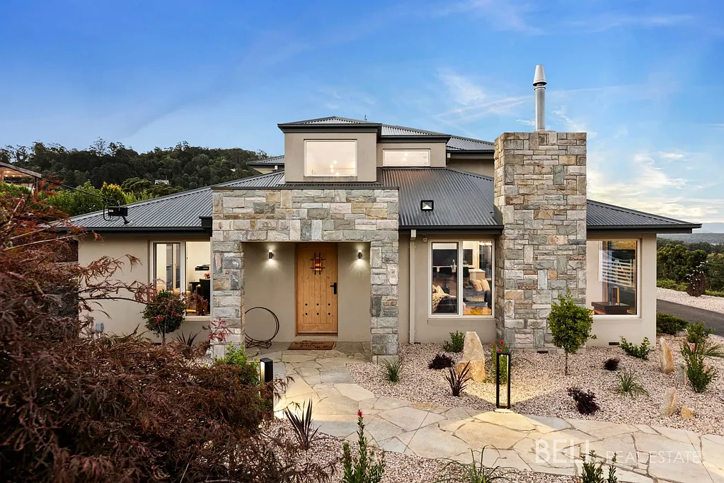 Monbulk 4 Bedroom Space, Luxury, Lifestyle and Mesmerising Views on 10 Acres with a 9 Hole Mini Golf Course