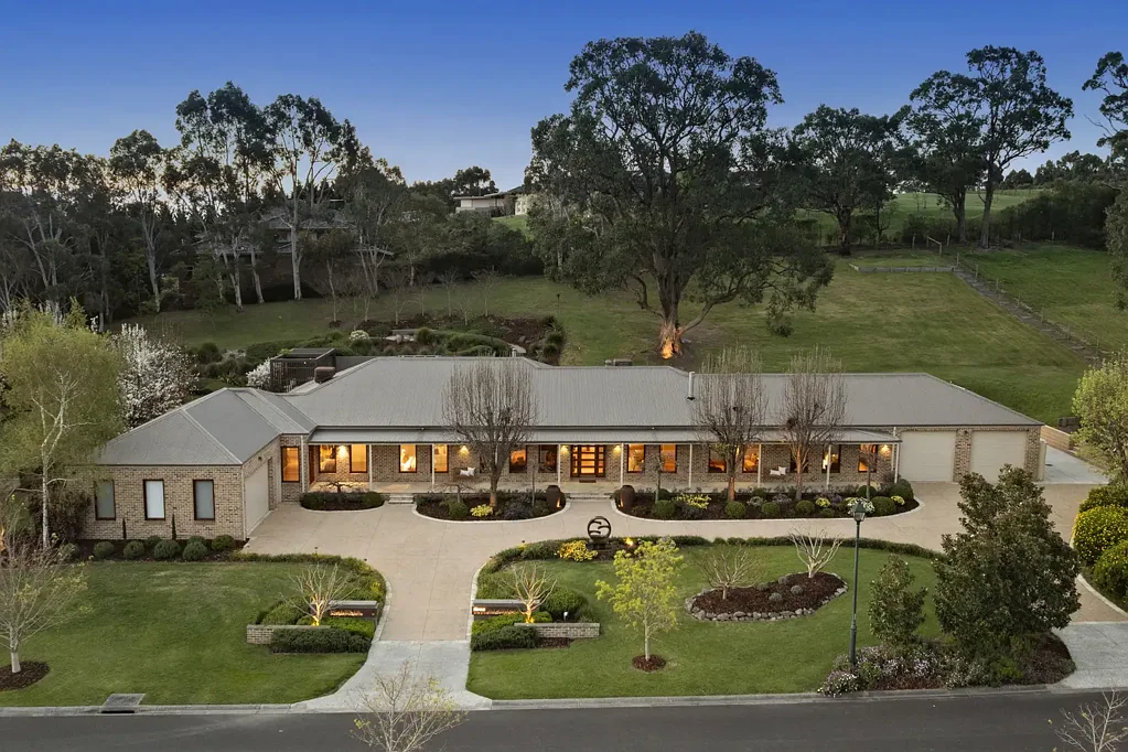 Lysterfield 6Kwarto 64 Squares of Luxury Living in Premier Setting