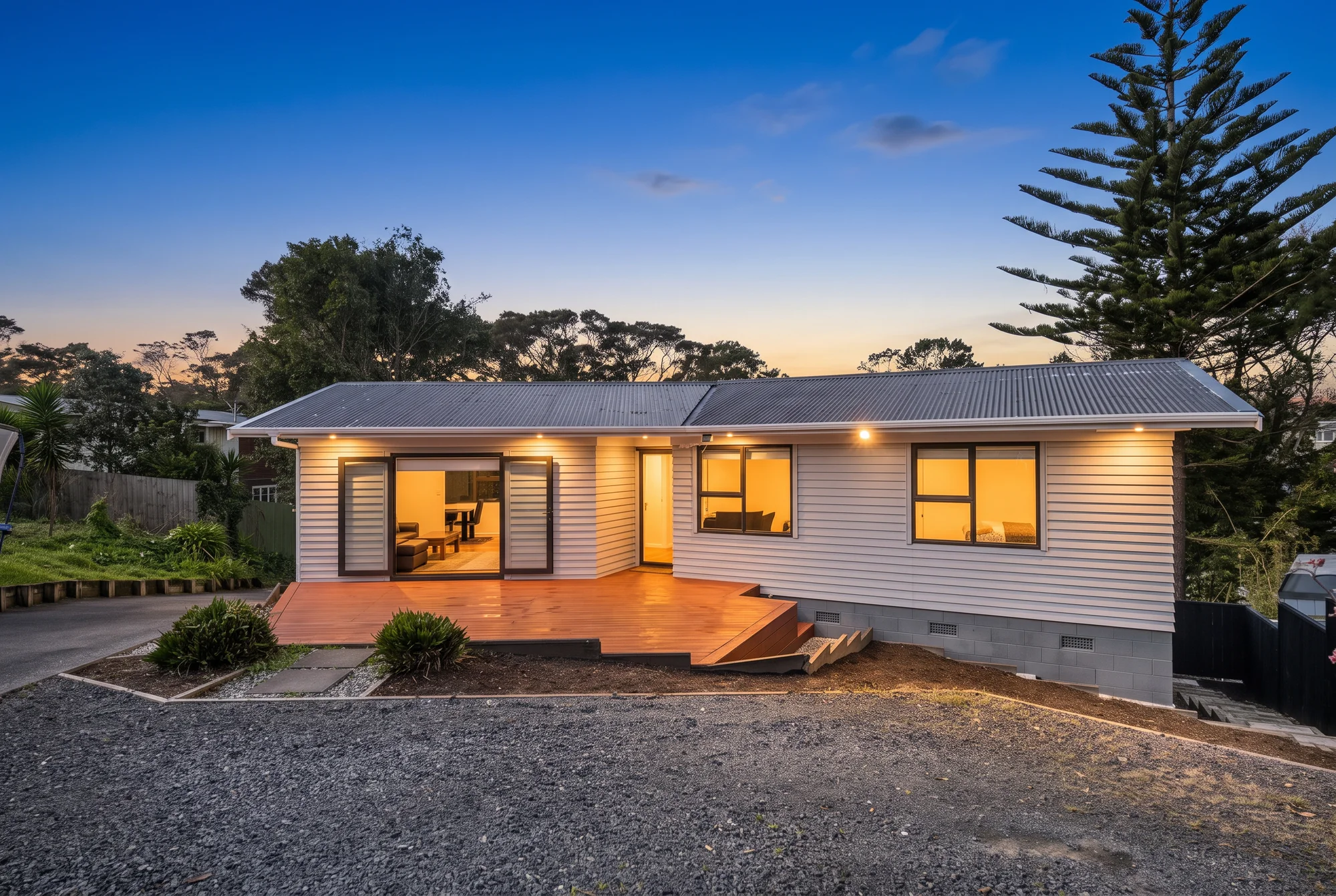 New Lynn 3Moenga Warm, Welcoming & Wonderfully Updated