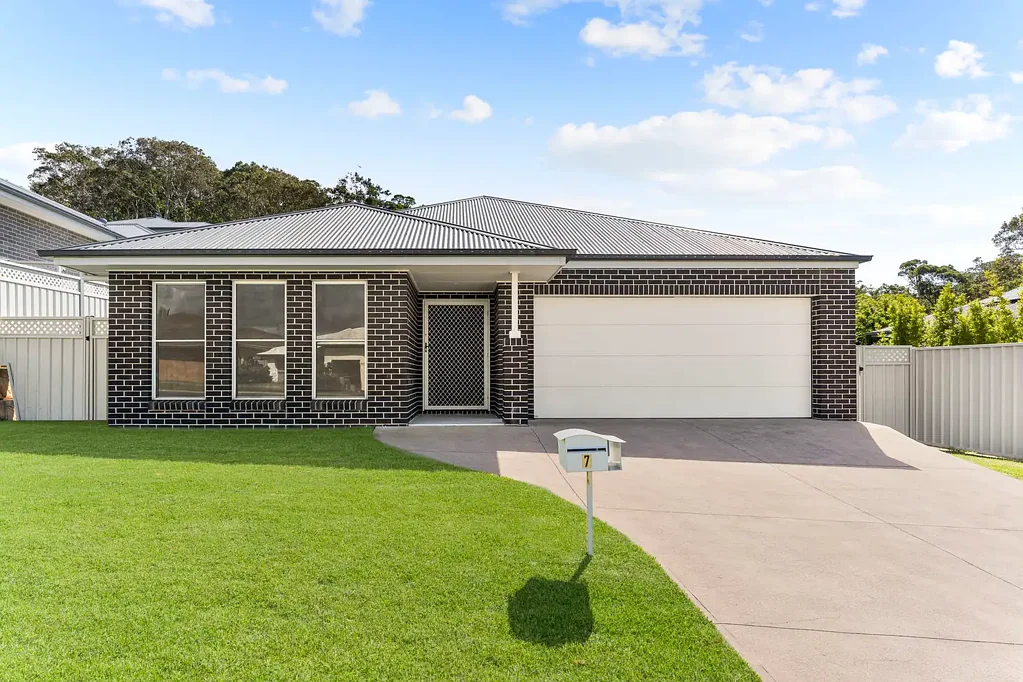 7 Adele Avenue, Wadalba, NSW 2259