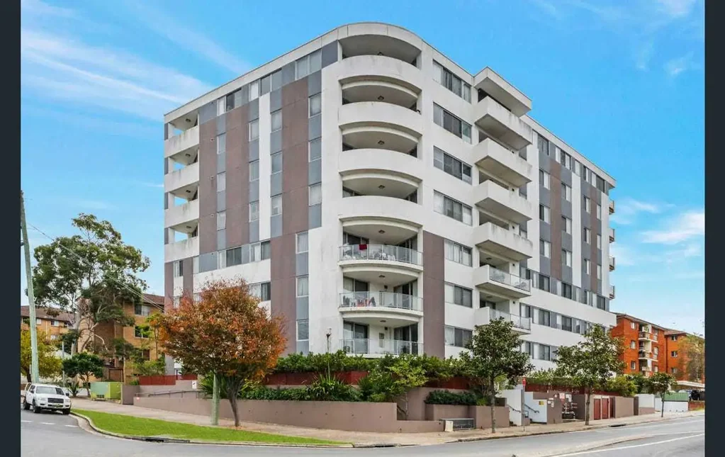 Three bedrooms two bathrooms one car park - all in the heart of Liverpool!