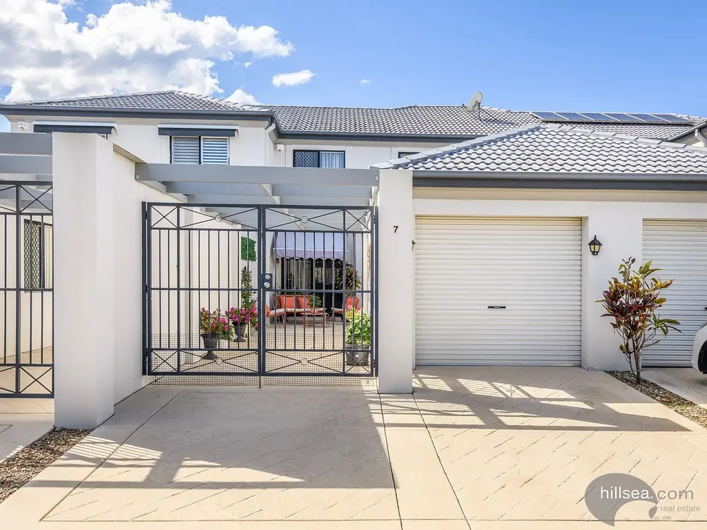 Southport 3部屋 IMMACULATE TOWNHOUSE IN REGAL PALMS