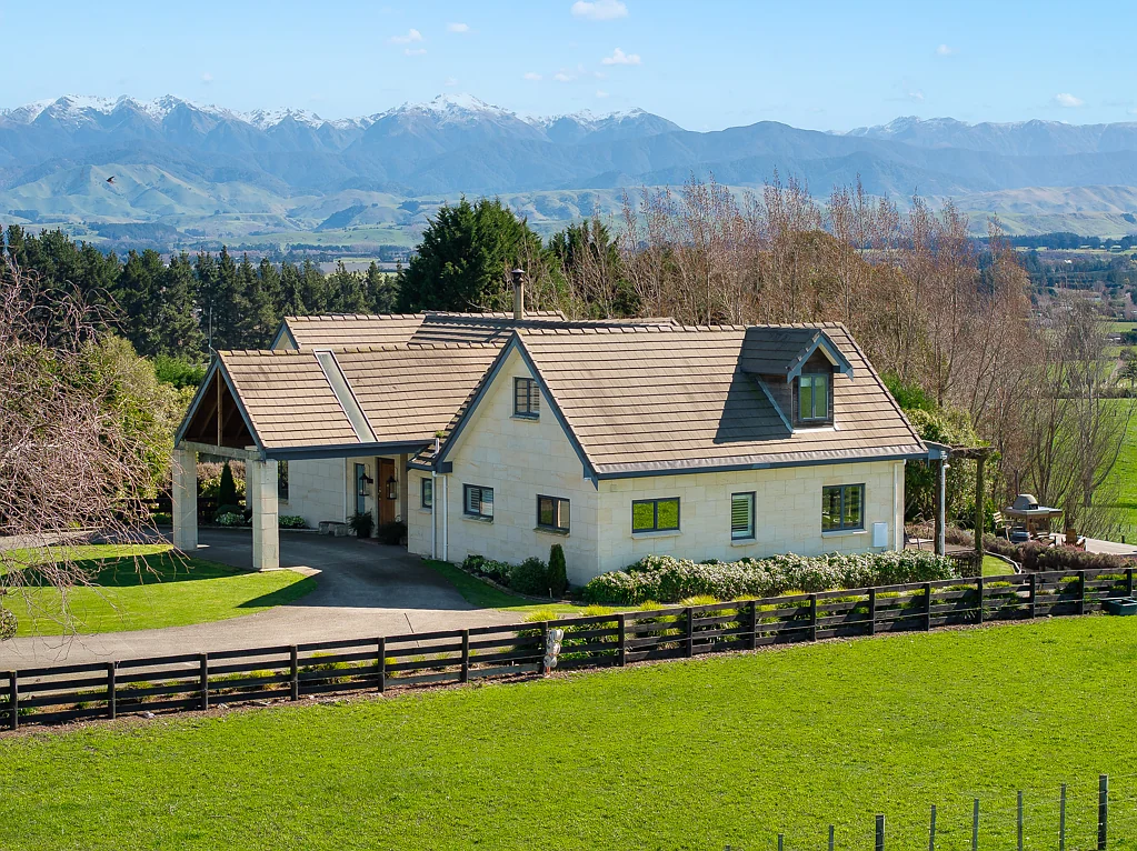 Lansdowne 4 Bedroom Superior Lifestyle, Breathtaking Views
