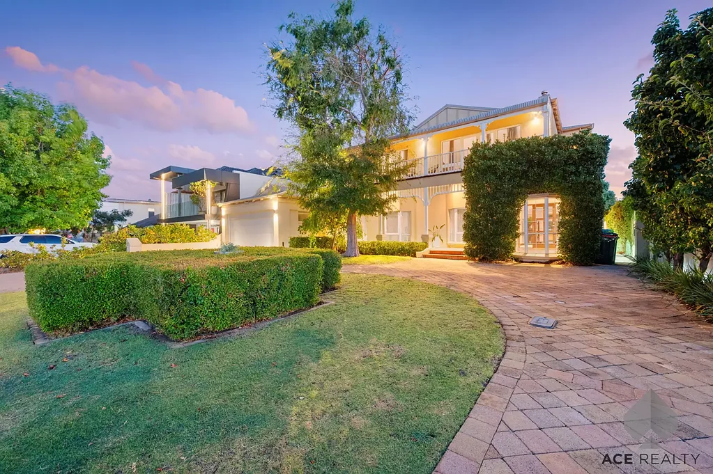 7 Flanagan Road, Applecross, WA 6153
