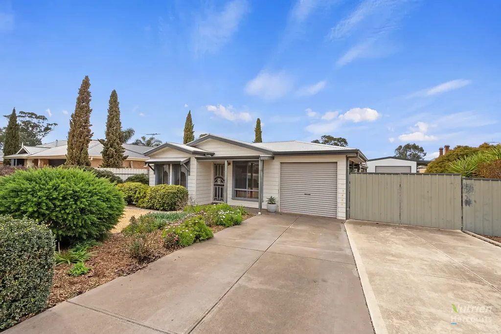 8 Cairns Crescent, Riverton, SA 5412