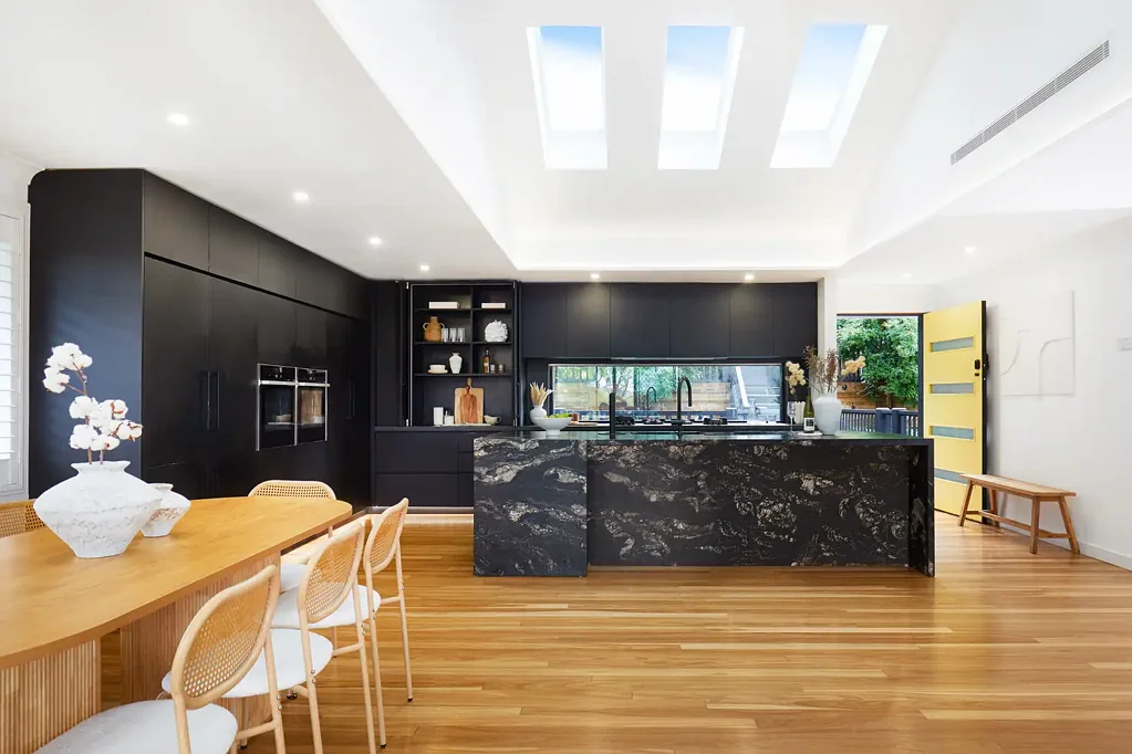 Berowra Heights 5 Bedroom Luxurious Family Living with Breathtaking Views