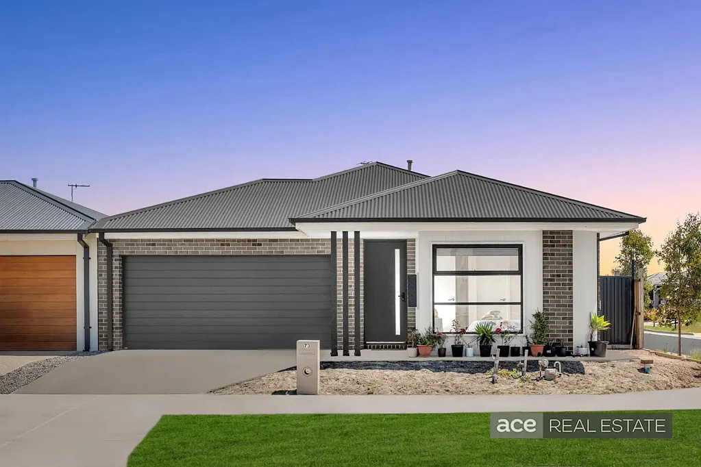 Werribee 4Kwarto Immaculate 4-Bedroom Family Home in the Heart of Riverwalk Estate