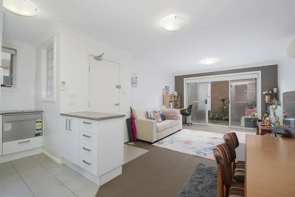 Wallsend 2ห้องนอน Ground Floor Convenience with a Private North-Facing Courtyard