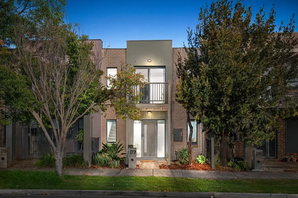 Epping 3 Bedroom A LIFESTYLE OF EASE AND CONNECTIVITY & NO BODY CORPORATE!