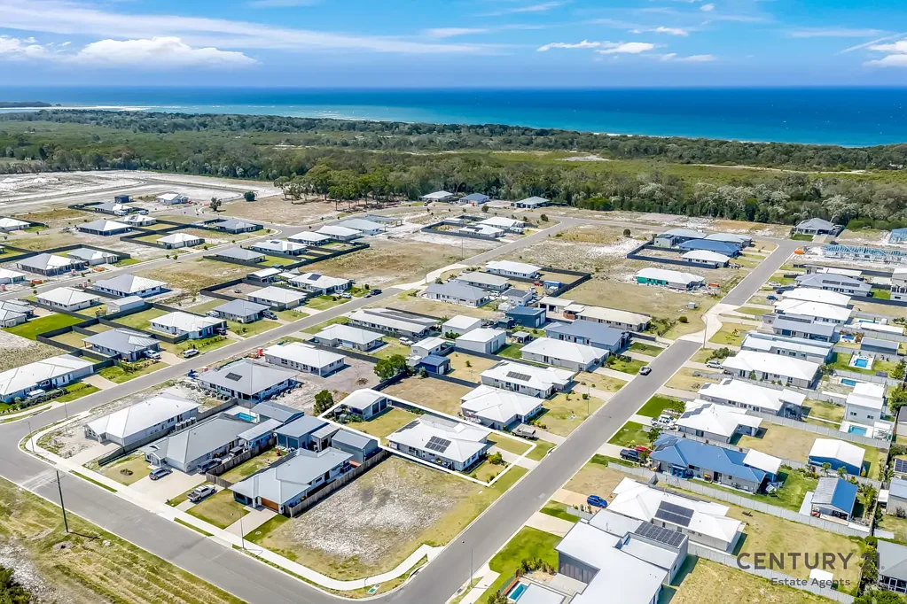 Woodgate 3Kwarto CONTEMPORARY COASTAL LIVING – JUST MINUTES TO THE BEACH