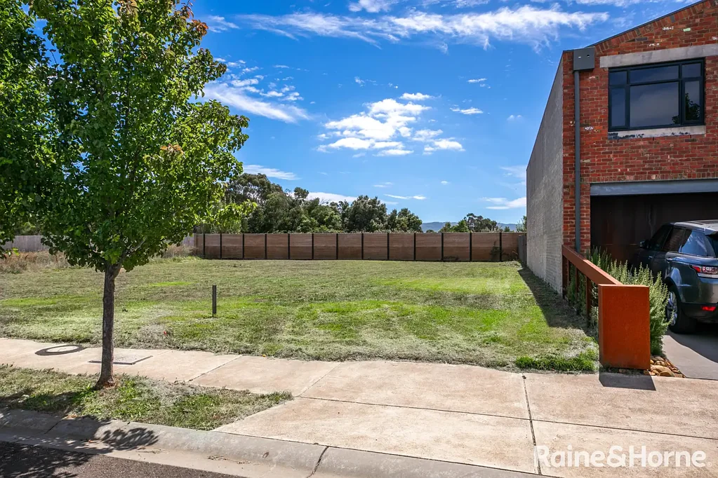 28 Hurst Drive, New Gisborne, VIC 3438