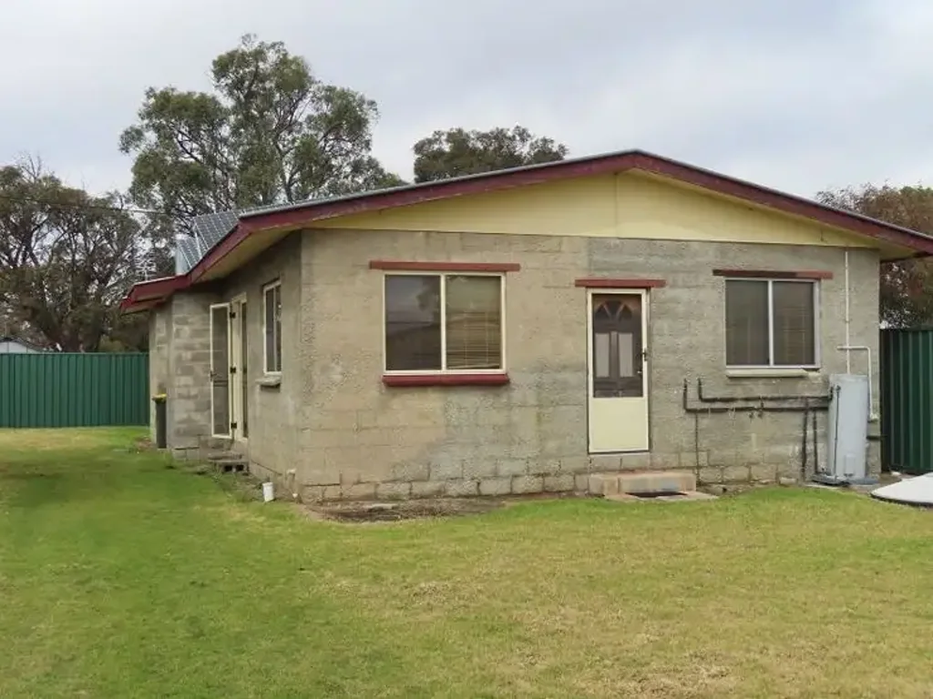 46 Border Street, Wallangarra, QLD 4383