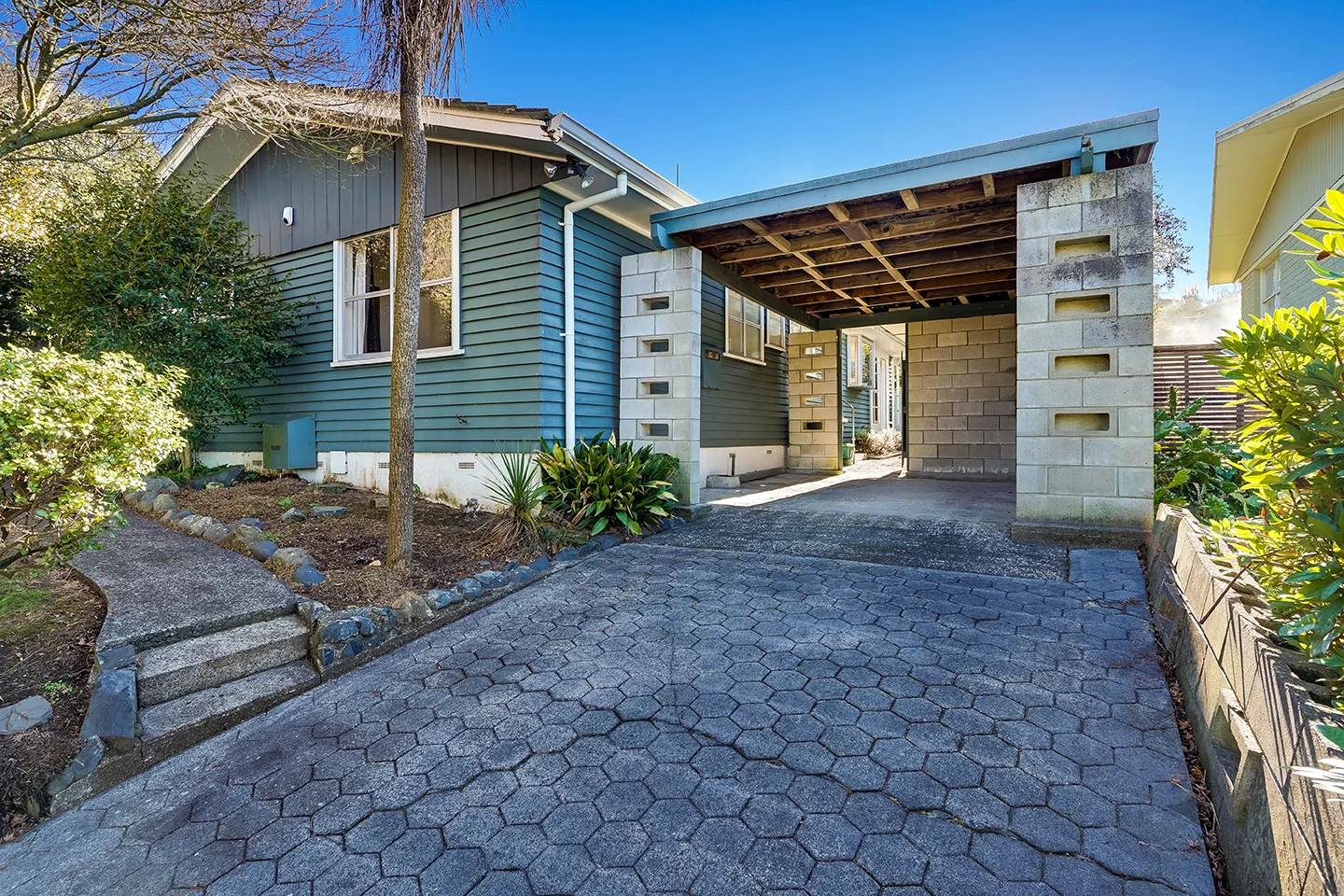 Hamilton Lake 3Phòng ngủ Freehold, Move-In Ready & Motivated Vendors