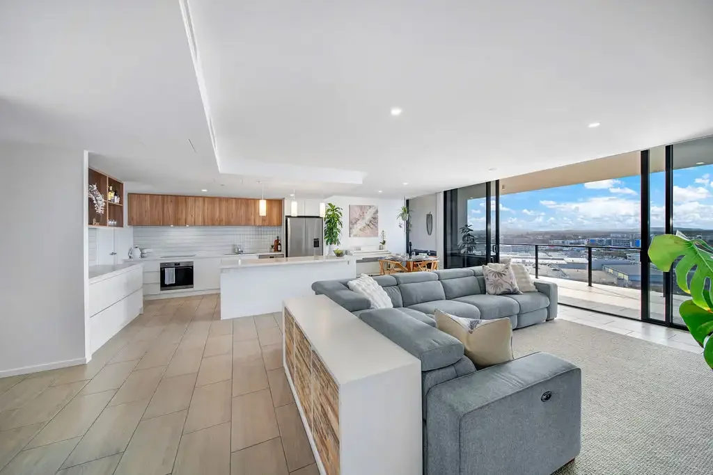 Maroochydore 3બેડરૂમ ELEVATED COASTAL LIVING IN THE HEART OF MAROOCHYDORE
