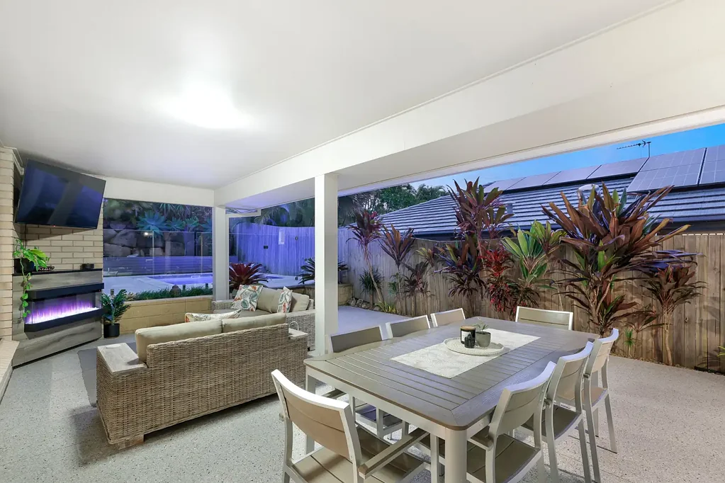 5 Sandow Street, Pacific Pines, QLD 4211