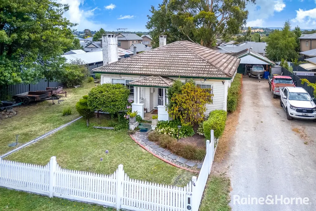 14 Howey Street, Gisborne, VIC 3437
