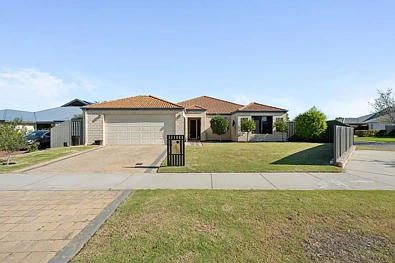 Aveley 4Kwarto A move-in ready family home on 650m², approx. 450m from Aveley Primary School.