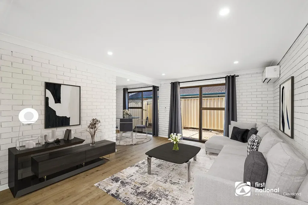 FULLY RENOVATED TWO BEDROOM TOWNHOUSE IN CLEVELAND!