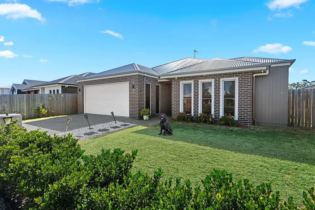 15 Madonna Circuit, Middle Ridge, QLD 4350