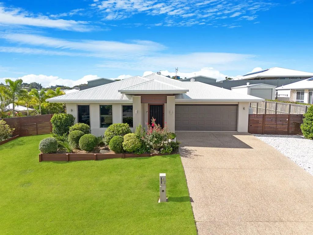 66 Peppermint Circuit, Nikenbah, QLD 4655