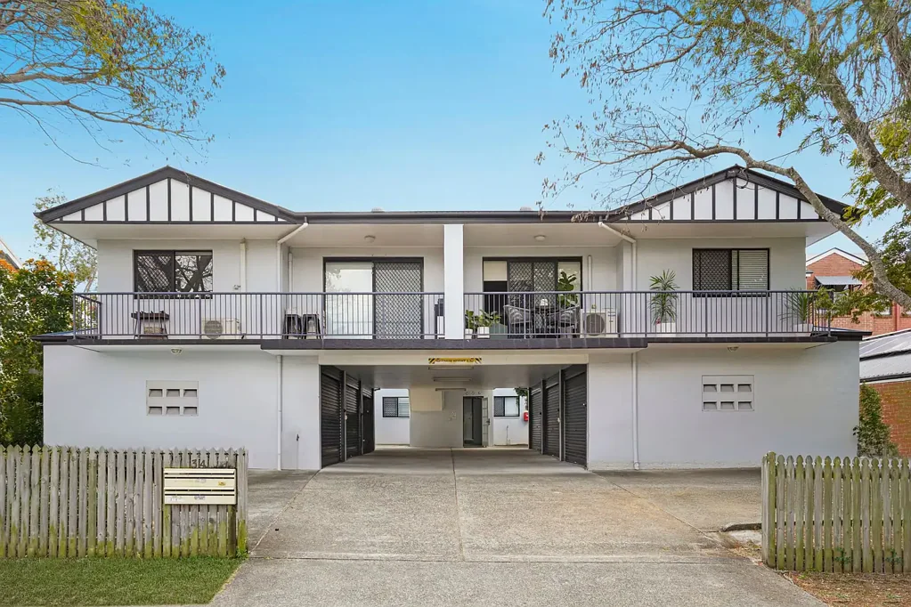 Clayfield 2房 朝北、私密且可即刻入住 North-Facing, Private & Move-In Ready