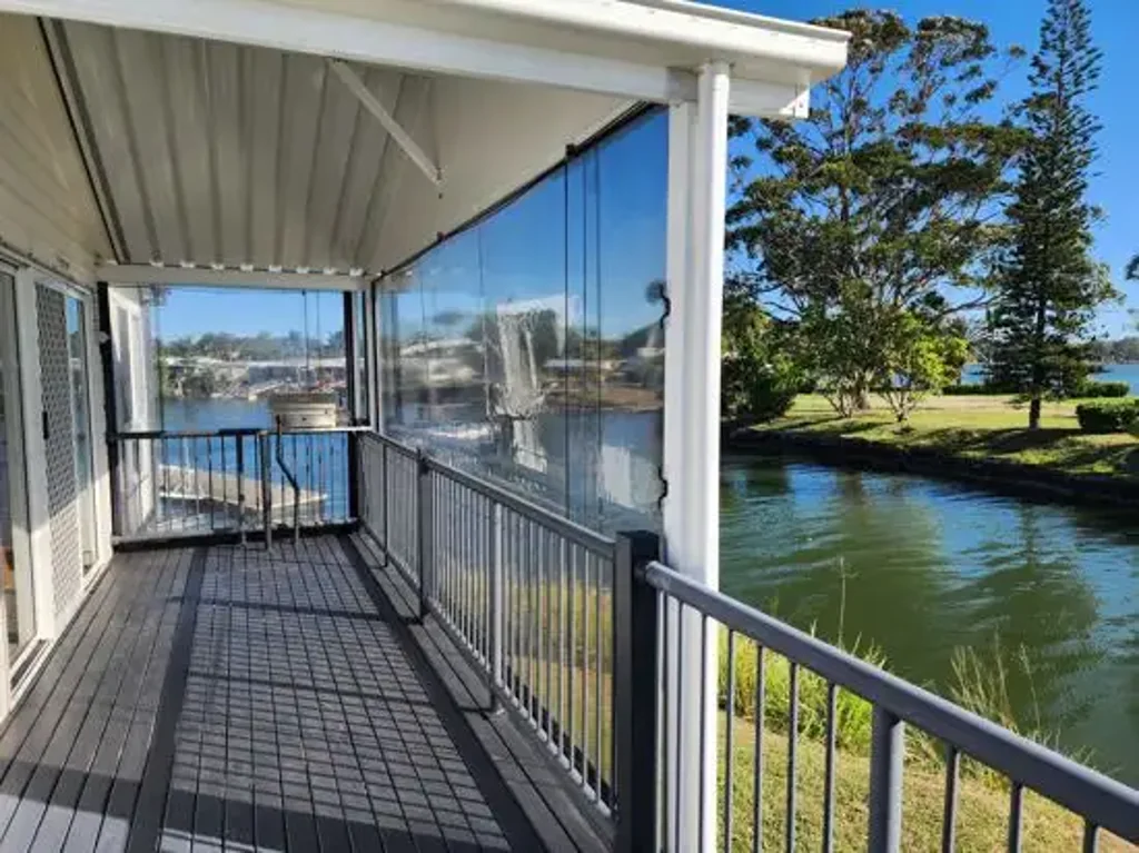 MARINA FRONT CABIN - FULLY FURNISHED - including water