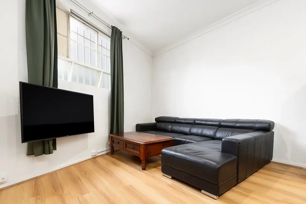 Fully Furnished in an Ideal St Kilda Location