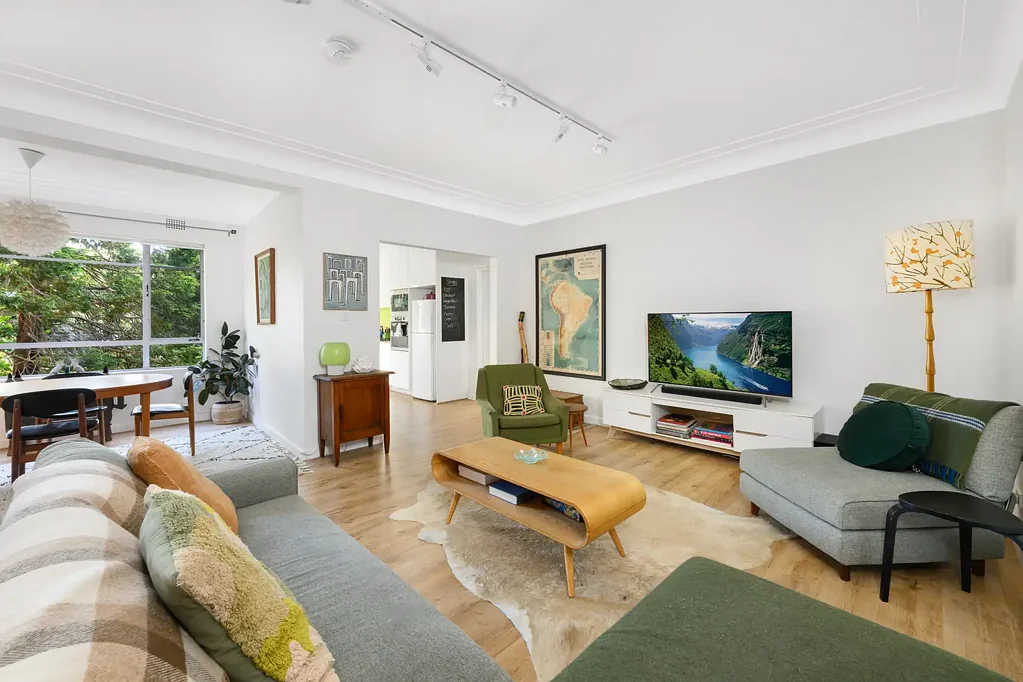 Roseville 3 Bedroom Off-highway house-scale living with parking via Maclaurin Parade