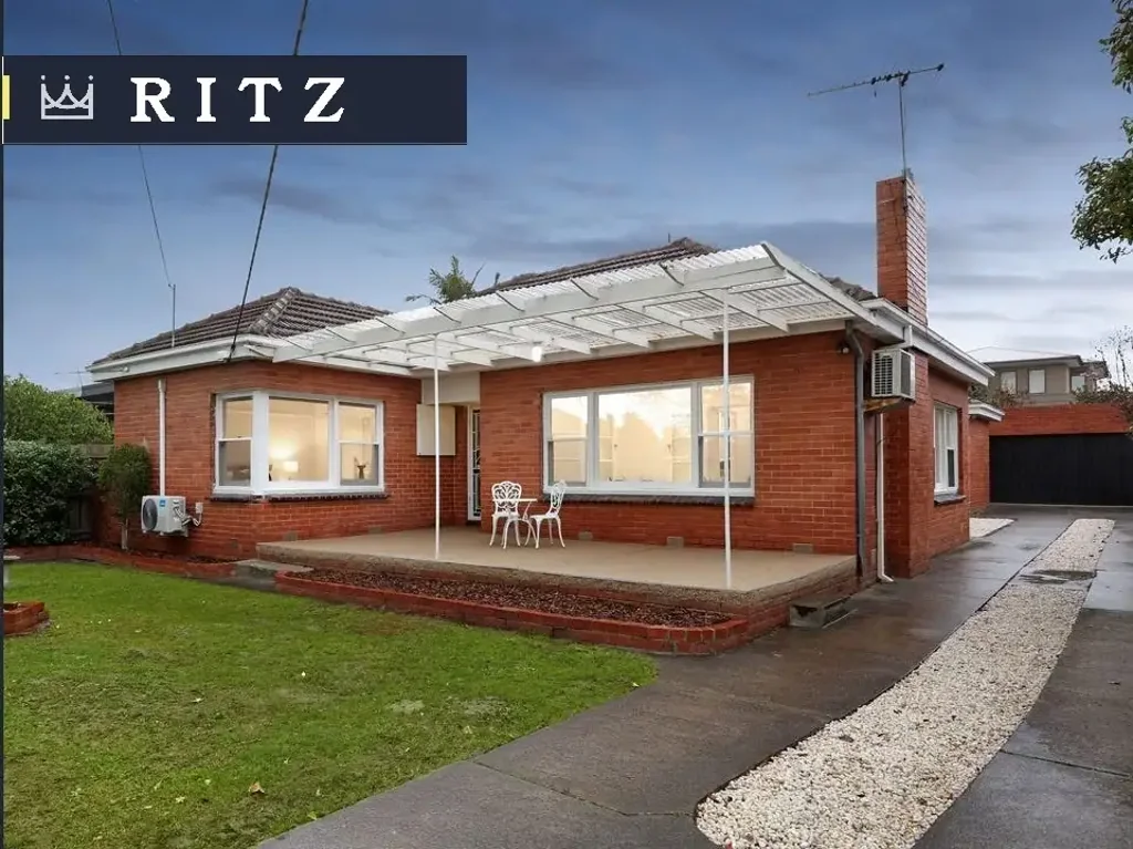 Charming & Conveniently Located 2 Bedroom Home