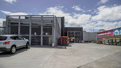 瑟瑟发抖！飓风即将登陆北岛，奥克兰或再迎暴雨！大型建筑公司因洪灾倒闭，100多人下岗！