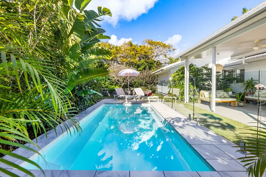 Burleigh Waters 4 Slaapkamer PRIVATE & PEACEFUL RETREAT CLOSE TO THE BEACH