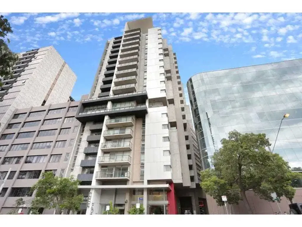 Excellent Location and Beautifully Refreshed!
