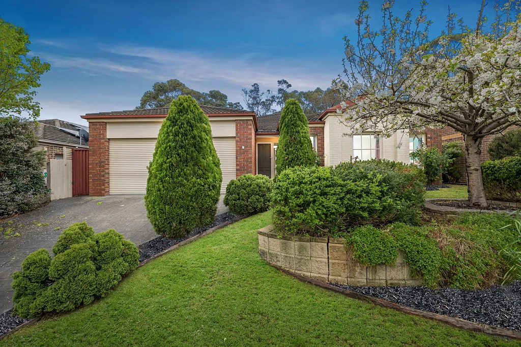 13 Monastery Close, Wantirna South, VIC 3152