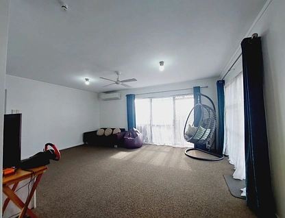 28B Royal Road, Massey, Waitakere City, 3房, 1浴, 整租独立别墅