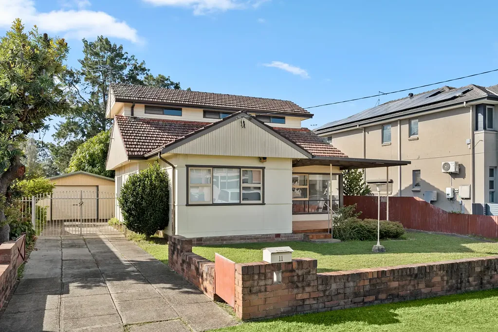 11 Duke Street, Canley Heights, NSW 2166