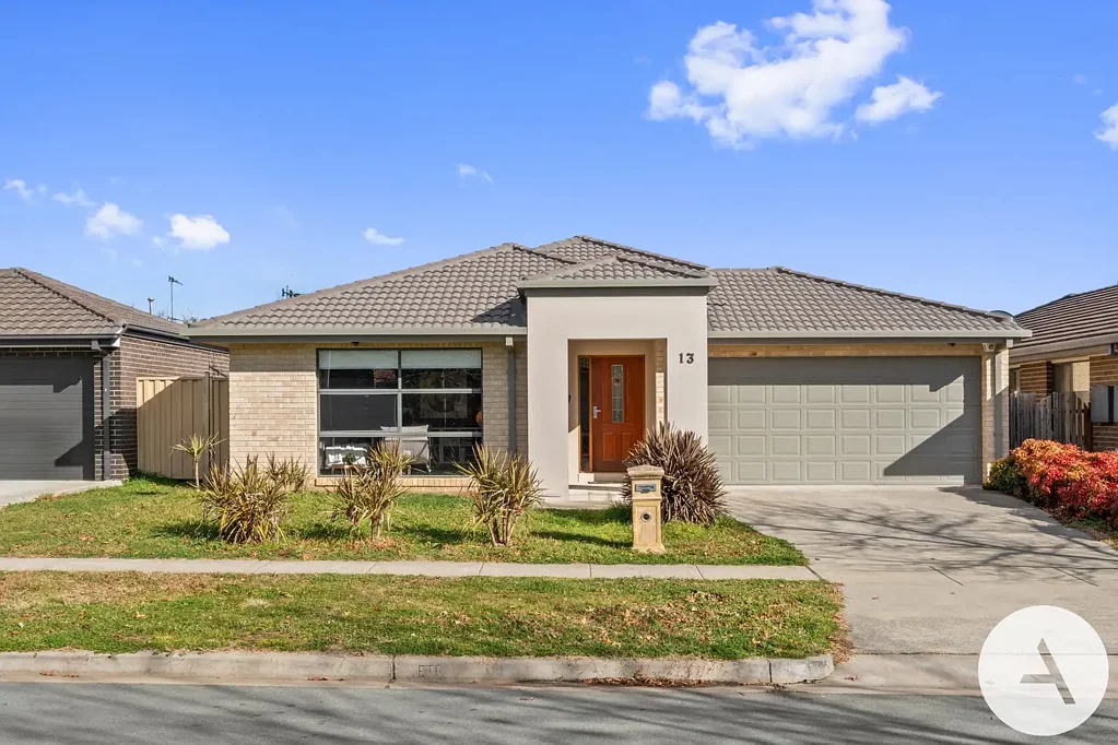 Franklin 5Moenga Single Level Family Home with Unbeatable Franklin Location - Move-in Ready!