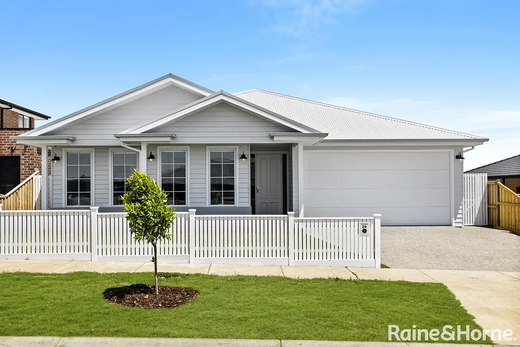 29 Leahy Circuit, Gisborne, VIC 3437